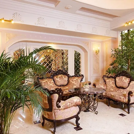 Boutique California Hotel