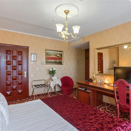 מלון Boutique California (adults Only) 5*